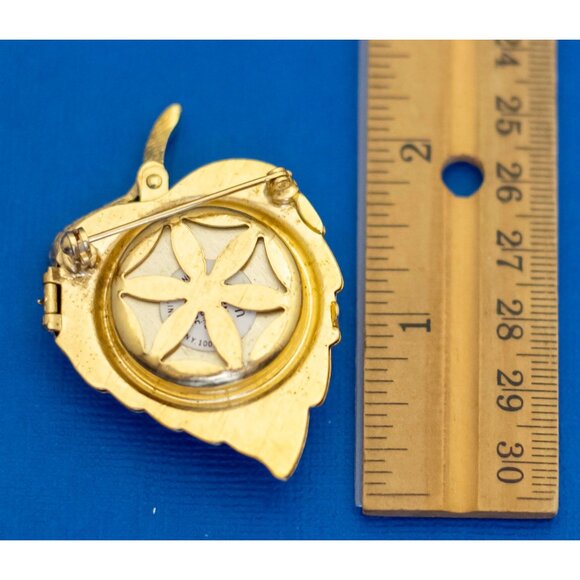 Vintage Gold Tone Elven Leaf Art Nouveau Locket Brooch by Avon D15 - Picture 3 of 3